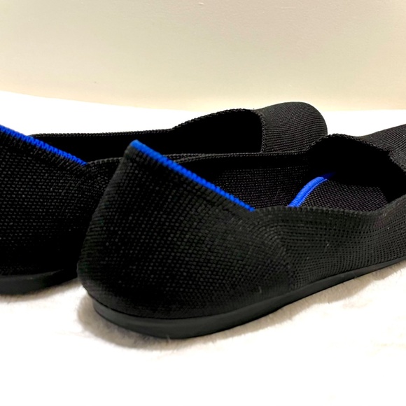 Rothy’s Women’s The Flat Round Toe Black with Blue Trim Shoe 8.5 - Picture 4 of 7